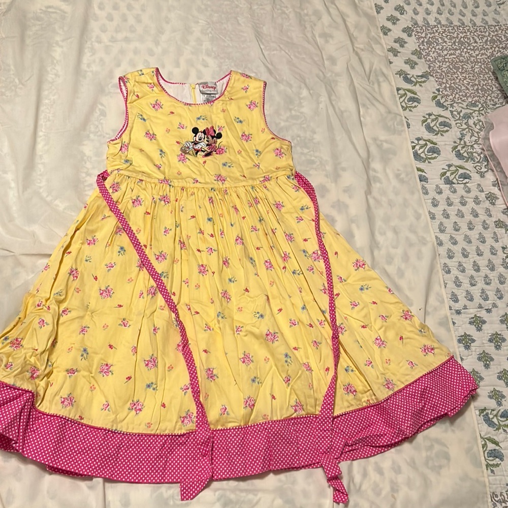 Unique Disney dress. Vintage 2000s size large (12-14)